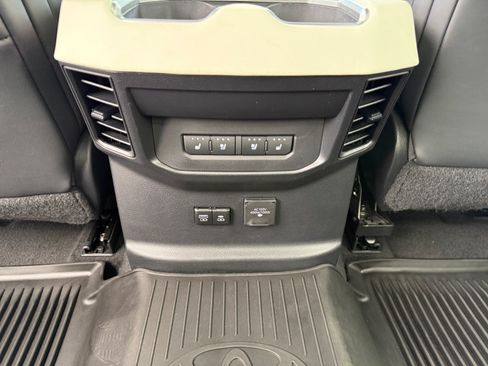 Used 2024 Toyota Tundra Capstone AWD/4WD image 30