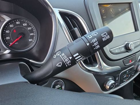 Used 2019 Chevrolet Equinox LT FWD image 23