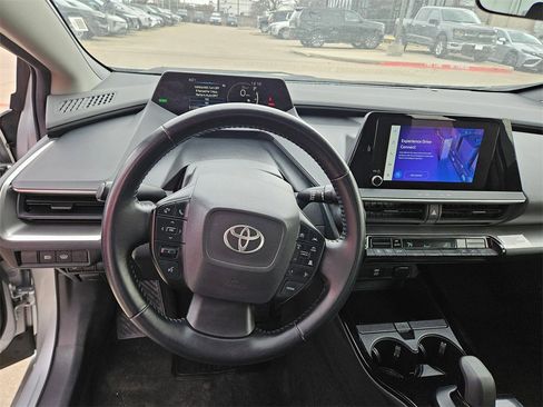 Used 2024 Toyota Prius LE image 17