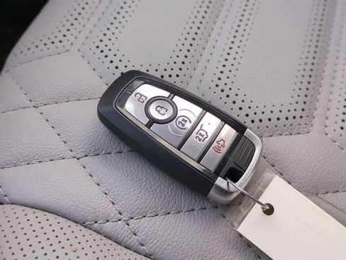 Certified 2023 Ford Escape Platinum w/ Premium Technology Package image 39