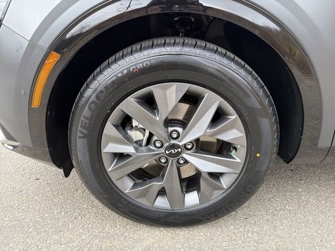 Used 2024 Kia Sportage SX Prestige image 11