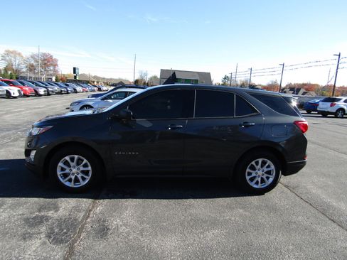 Used 2018 Chevrolet Equinox LS image 4