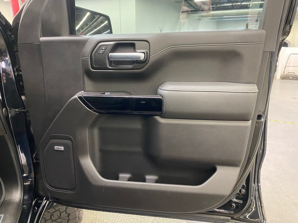 Used 2020 Chevrolet Silverado 1500 LTZ w/ LTZ Plus Package AWD/4WD image 9
