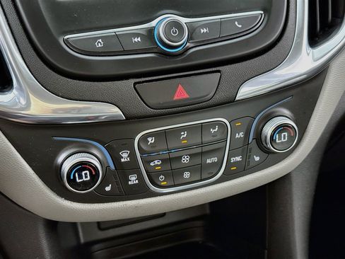 Used 2019 Chevrolet Equinox LT AWD/4WD image 18
