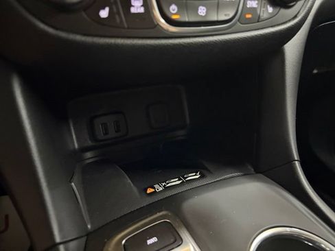 Used 2018 Chevrolet Equinox Premier AWD/4WD image 72