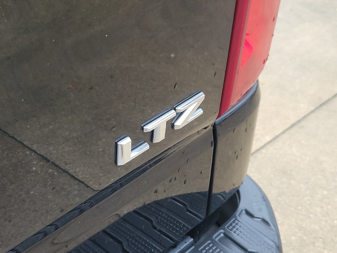 Certified 2023 Chevrolet Silverado 1500 LTZ AWD/4WD image 7