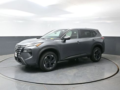 Used 2025 Nissan Rogue SV AWD/4WD image 8