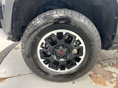 Used 2024 Toyota Tacoma TRD Off-Road AWD/4WD image 27