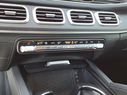 Used 2025 Mercedes-Benz GLS 580 GLS 580 4MATIC image 10
