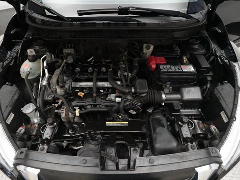 Used 2018 Nissan Kicks SV image 3