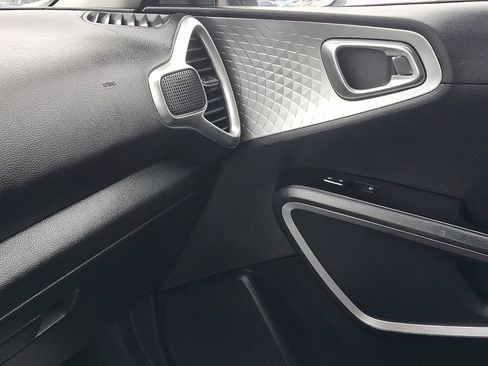 Used 2021 Kia Soul LX image 31
