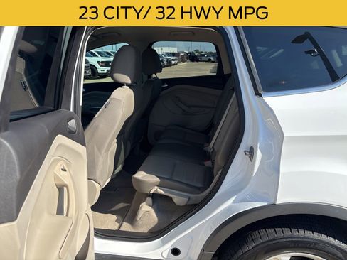 Used 2016 Ford Escape SE FWD image 12