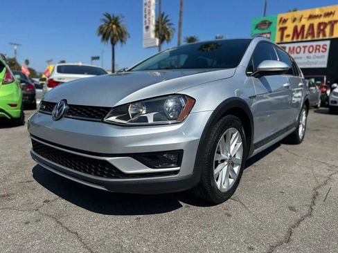 Used 2017 Volkswagen Golf Alltrack SEL image 10