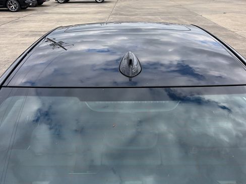 Used 2019 BMW 330i Sedan w/ Convenience Package image 9