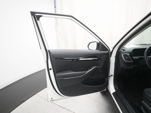 Certified 2024 Kia Seltos X-Line image 27