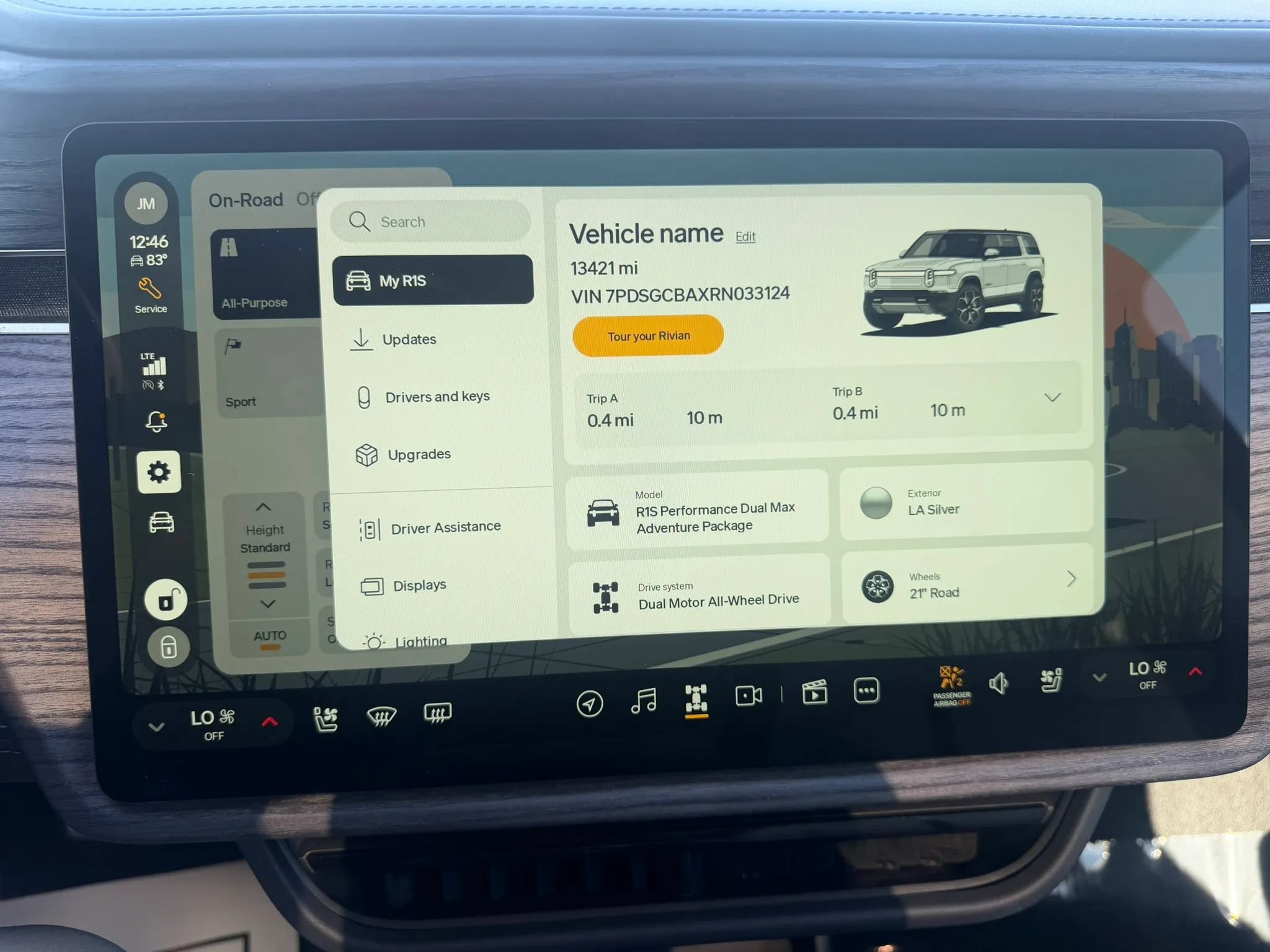 Used 2024 Rivian R1S Adventure Dual AWD/4WD image 25