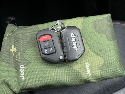 Used 2021 Jeep Wrangler Unlimited Rubicon image 35