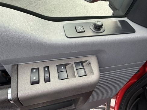 Used 2011 Ford F250 XLT w/ XLT Premium Pkg image 19