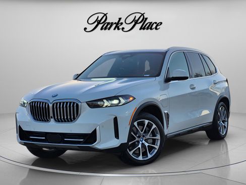 Used 2024 BMW X5 xDrive50e image 1