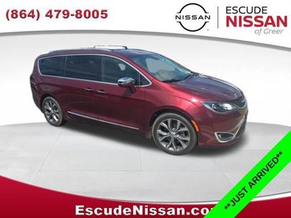 Used 2018 Chrysler Pacifica Limited w/ Advanced Safetytec Group