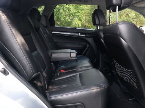 Used 2014 Kia Sorento SX w/ 3rd Row Package FWD image 16