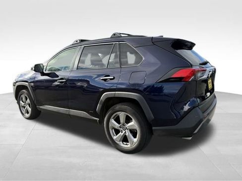 Used 2019 Toyota RAV4 Limited image 6