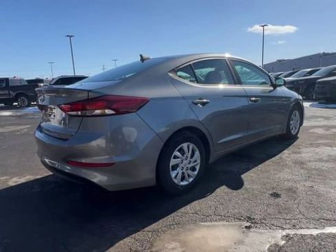Used 2017 Hyundai Elantra SE w/ Cargo Package image 8