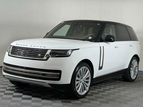 New 2025 Land Rover Range Rover SE image 3