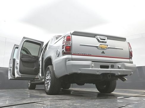 Used 2013 Chevrolet Avalanche LT AWD/4WD image 50