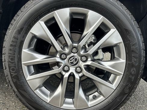 Certified 2025 Toyota RAV4 XLE Premium image 27