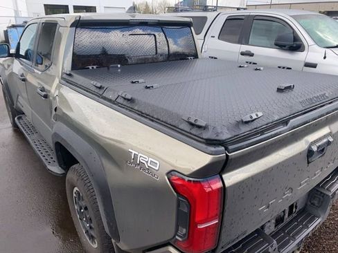 Used 2024 Toyota Tacoma TRD Off-Road image 9