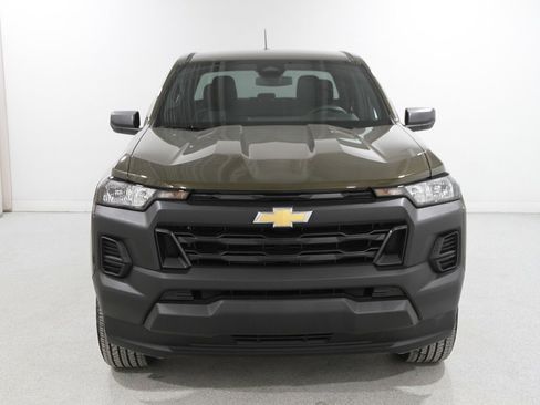 Certified 2024 Chevrolet Colorado W/T image 2