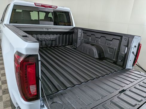 New 2026 GMC Sierra 1500 Denali Ultimate w/ LPO, Black Badging Package AWD/4WD image 9