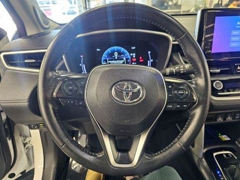 Used 2023 Toyota Corolla Cross XLE w/ Convenience Package AWD/4WD image 17