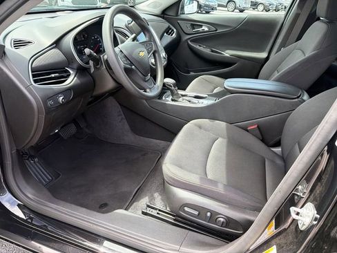 Used 2025 Chevrolet Malibu LT FWD image 9