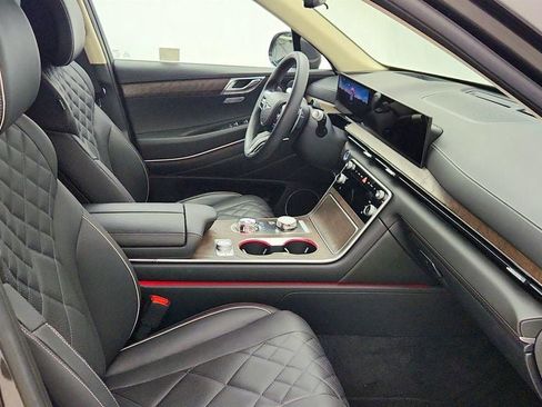Used 2025 Genesis GV80 3.5T Prestige image 25