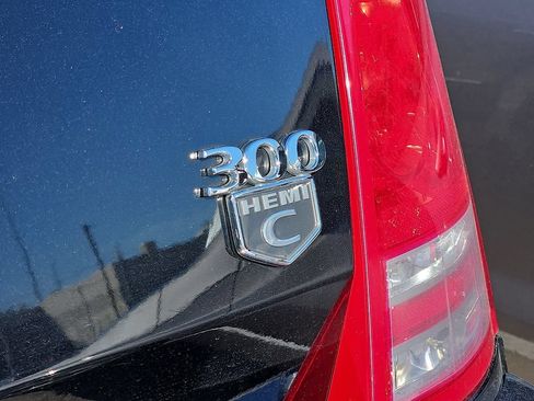 Used 2008 Chrysler 300 C RWD image 5