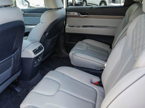 Used 2021 Hyundai Palisade Limited FWD image 17