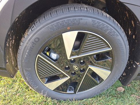 New 2026 Hyundai Ioniq 5 SEL image 5