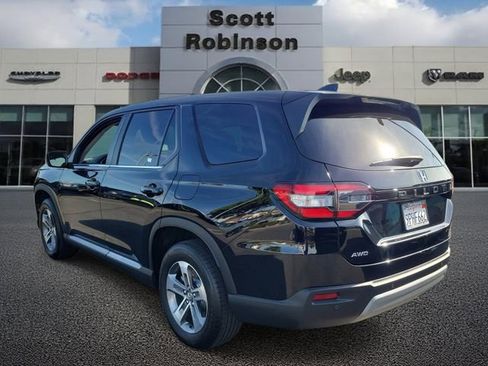 Used 2025 Honda Pilot EX-L image 3