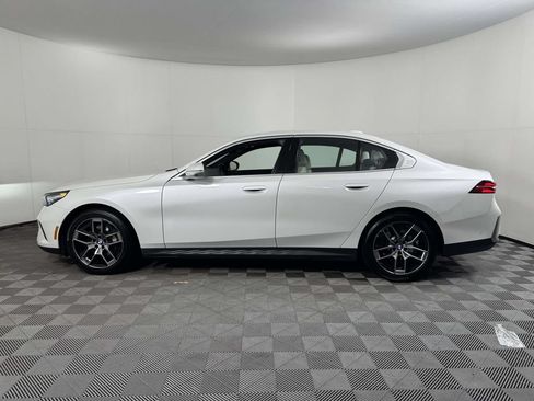 Used 2026 BMW 530i xDrive w/ Premium Package AWD/4WD image 11