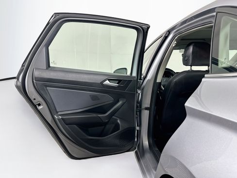 Used 2025 Volkswagen Jetta SE FWD image 26