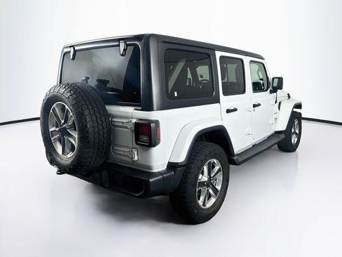 Used 2020 Jeep Wrangler Unlimited Sahara AWD/4WD image 9