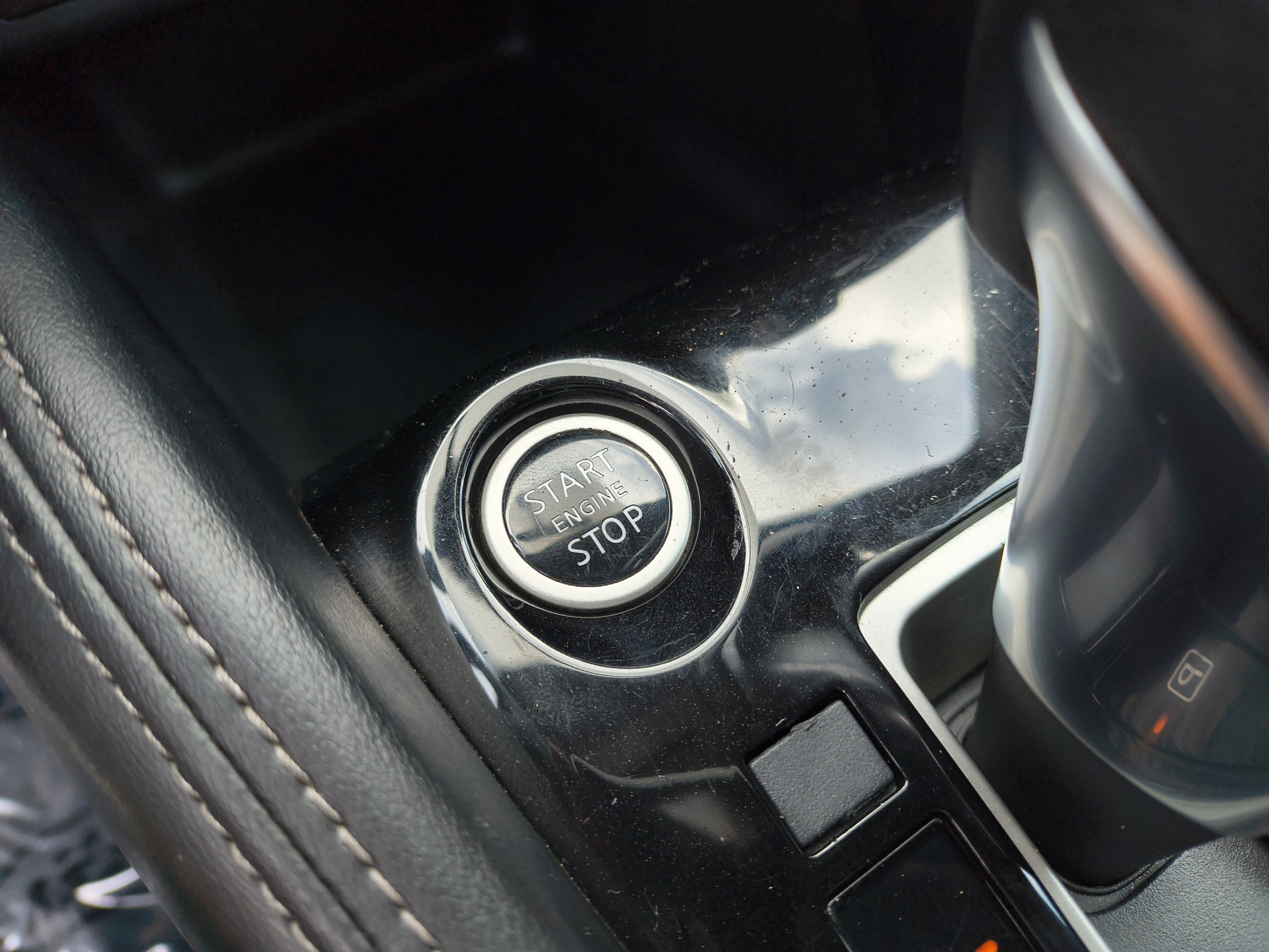Used 2019 Nissan Kicks SV FWD image 26