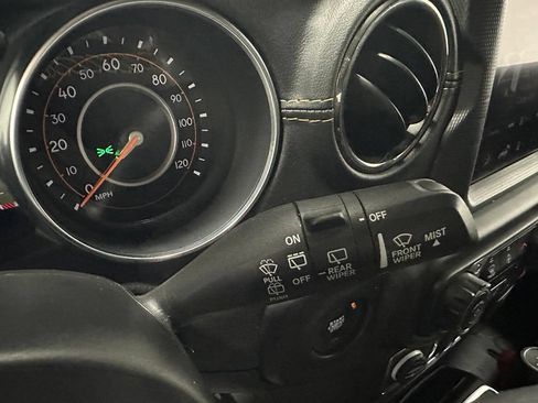Used 2021 Jeep Wrangler Unlimited Sahara AWD/4WD image 22