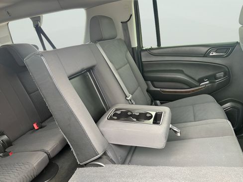 Used 2018 Chevrolet Suburban LS AWD/4WD image 15