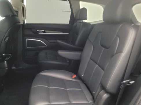 Used 2022 Kia Telluride EX w/ EX Premium Package FWD image 18