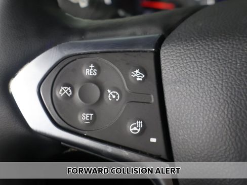 Used 2023 Chevrolet Traverse LT image 4