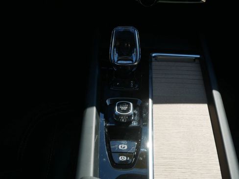 New 2026 Volvo XC60 B5 Ultra w/ Climate Package AWD/4WD image 9