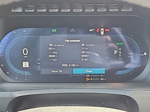 Used 2025 Volvo XC90 T8 Core image 17